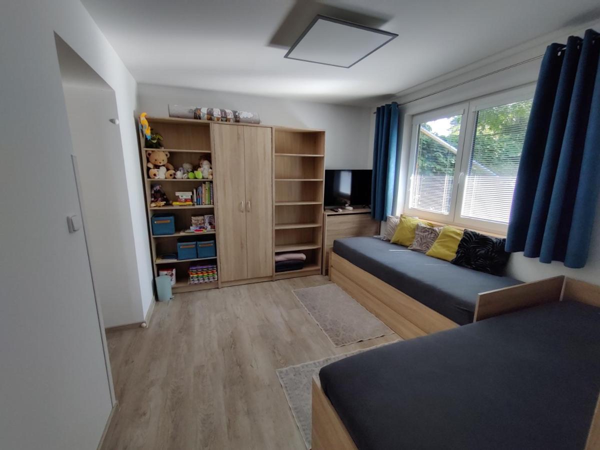 Apartman Pod Lipou - Samostatny Objekt Jaroměř Extérieur photo