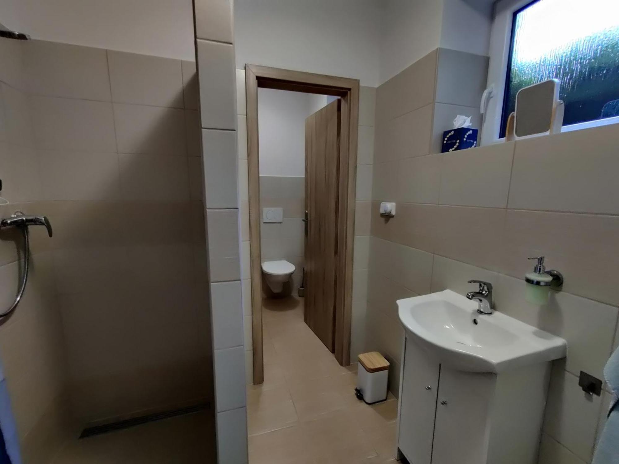 Apartman Pod Lipou - Samostatny Objekt Jaroměř Extérieur photo